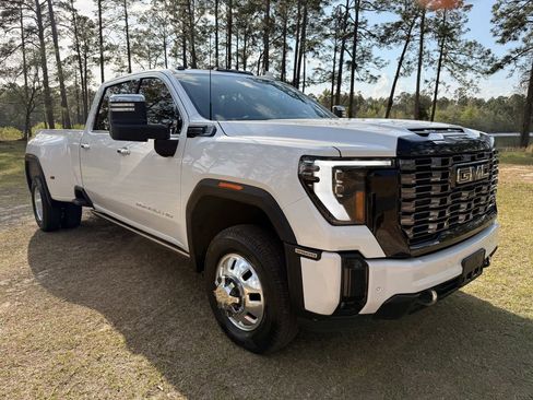 Used 2025 GMC Sierra 3500 Denali Ultimate AWD/4WD image 10