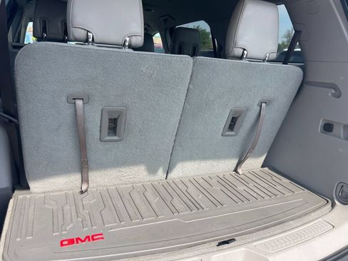 Used 2019 GMC Acadia SLT AWD/4WD image 14