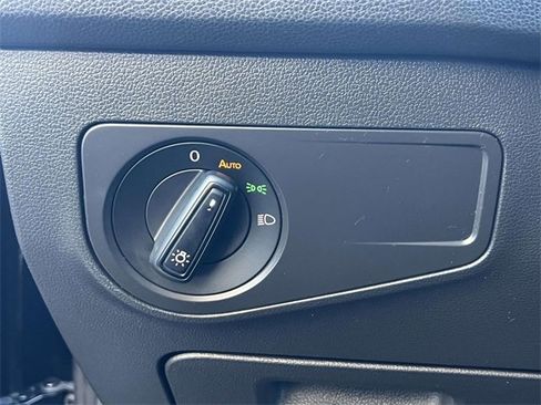 Used 2021 Volkswagen Tiguan S image 20