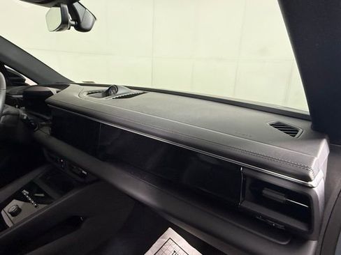 Used 2025 Porsche Macan 4S Electric AWD/4WD image 29