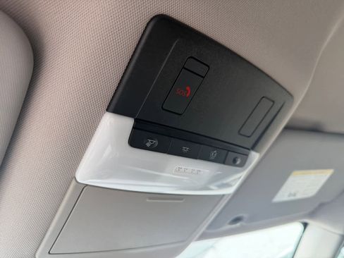 Used 2025 Nissan Rogue SV image 27