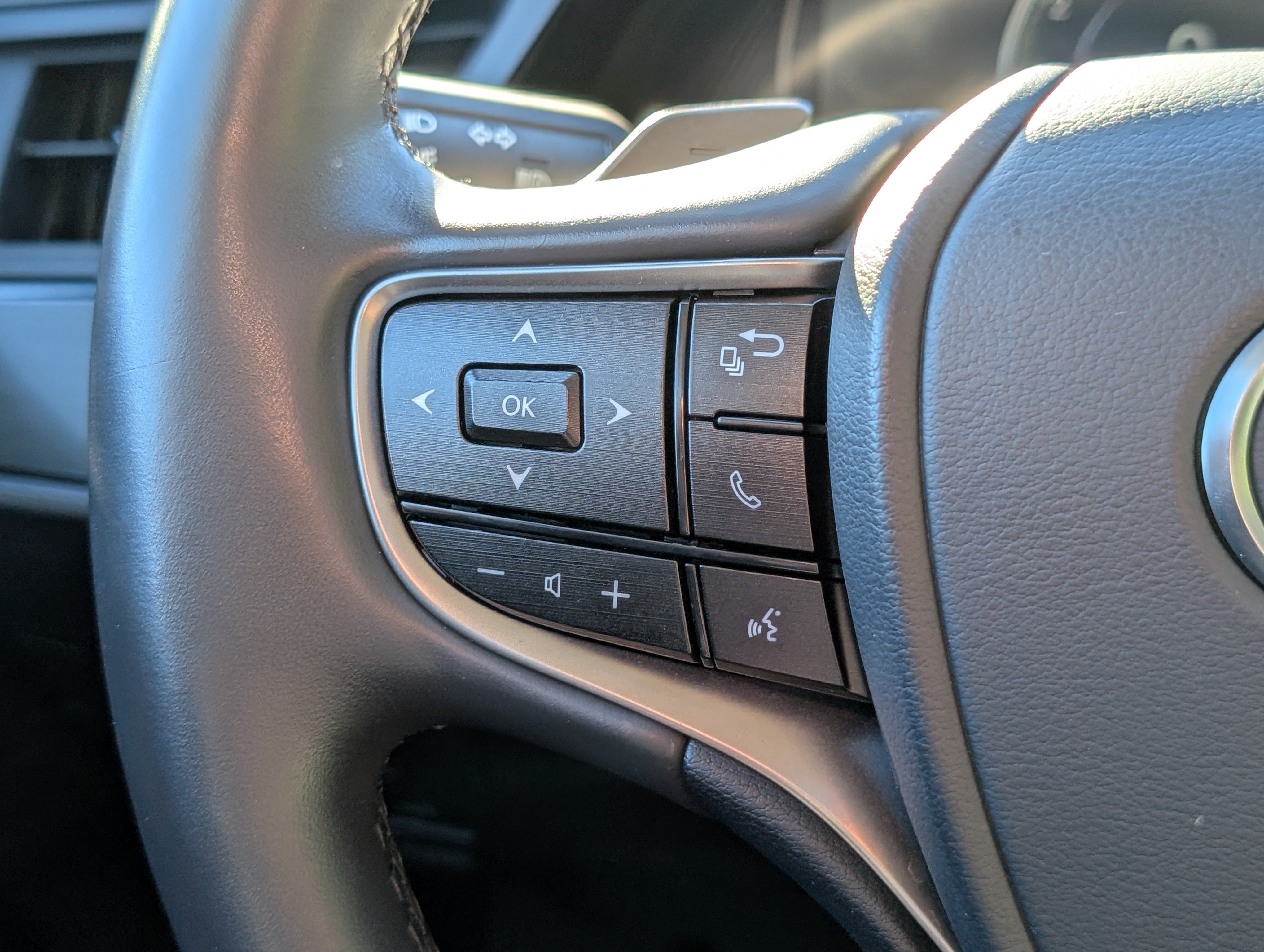 Used 2025 Lexus ES 350 w/ Premium Package FWD image 22