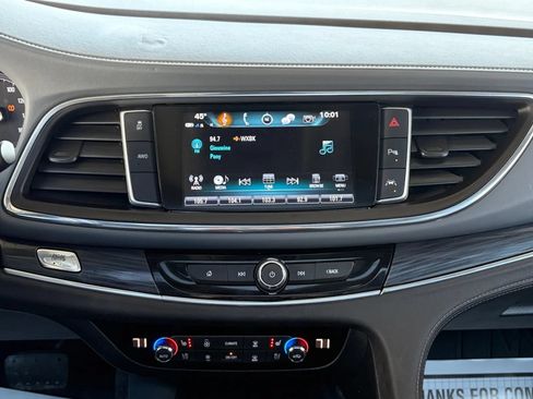 Used 2019 Buick Enclave Premium AWD/4WD image 23