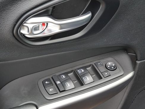 Used 2021 Jeep Cherokee Latitude Lux image 30