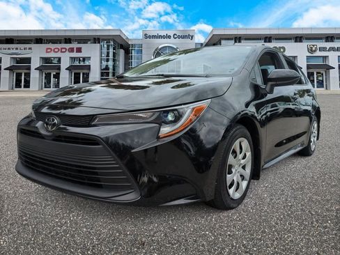 Used 2025 Toyota Corolla LE image 4