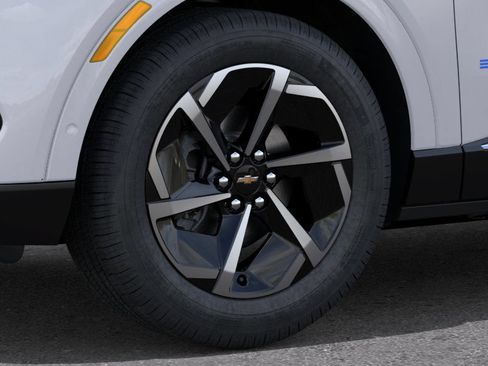 New 2025 Chevrolet Equinox EV LT FWD image 33