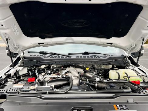 Used 2023 Ford F250 Platinum w/ FX4 Off-Road Package image 14