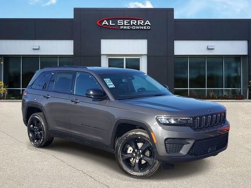 Used 2024 Jeep Grand Cherokee Altitude image 1