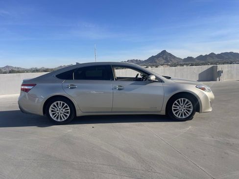 Used 2014 Toyota Avalon Limited w/ Technology Package image 3