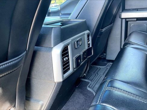Certified 2020 Ford F150 Lariat RWD image 33