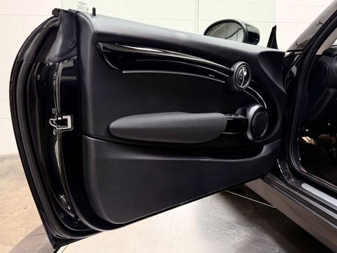 Used 2024 MINI Cooper SE FWD image 13