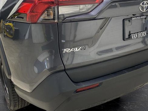 Used 2021 Toyota RAV4 LE image 27