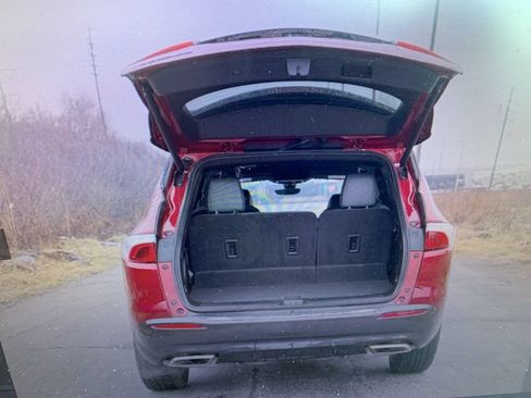 Used 2024 Buick Enclave Premium image 11