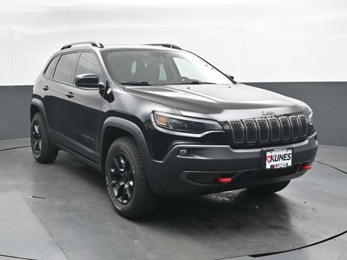 Used 2022 Jeep Cherokee Trailhawk w/ Premium Leather Package AWD/4WD image 4