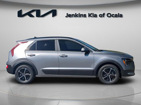 New 2025 Kia Niro EX w/ EX Cold Weather Package image 5