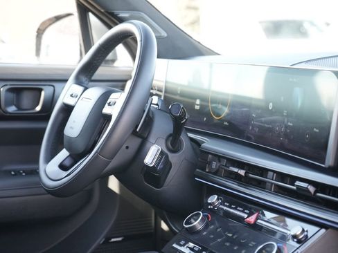 Certified 2025 Hyundai Santa Fe Calligraphy w/ Tow & Go Package image 14