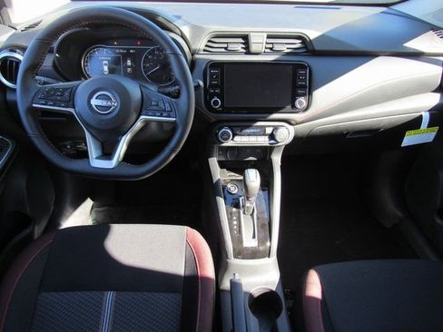 New 2025 Nissan Versa SR image 9