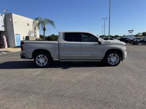 Used 2026 Chevrolet Silverado 1500 High Country w/ High Country Premium Package AWD/4WD image 2