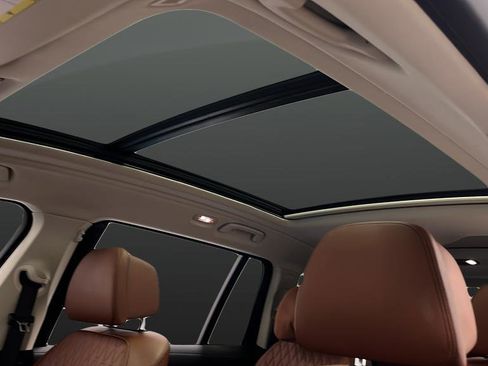 Used 2022 BMW X7 xDrive40i w/ Premium Package image 14