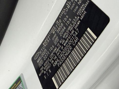 Used 2025 Hyundai Elantra SEL FWD image 36