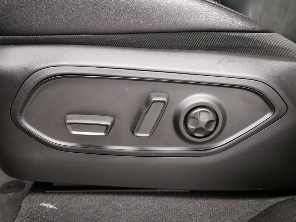 New 2026 Jeep Grand Cherokee Altitude AWD/4WD image 21