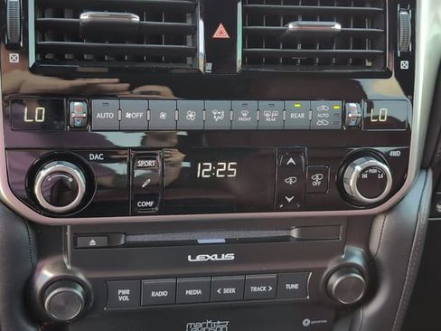 Used 2022 Lexus GX 460 Luxury w/ Sport Design Package AWD/4WD image 19