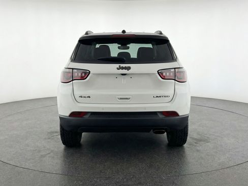 Used 2025 Jeep Compass Trailhawk AWD/4WD image 7