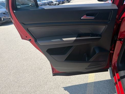 Certified 2023 Volkswagen Atlas Cross Sport SE w/ Panoramic Sunroof Package AWD/4WD image 19