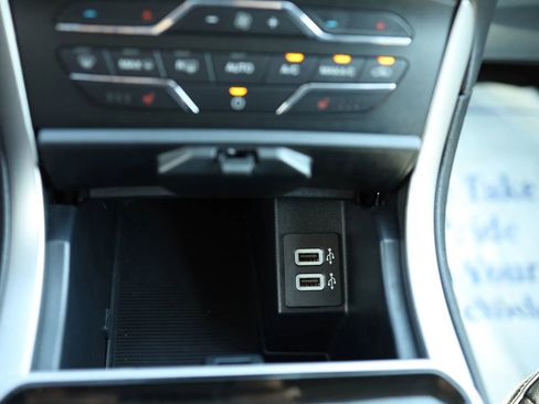 Used 2020 Ford Edge SEL w/ Cold Weather Package image 21