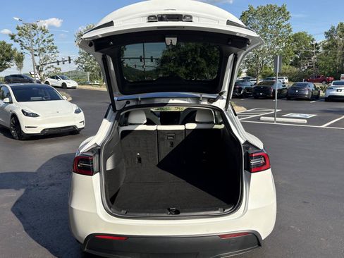 Used 2021 Tesla Model Y Long Range AWD/4WD image 15