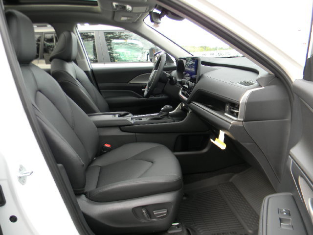 New 2026 Toyota Grand Highlander XLE FWD image 24
