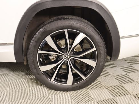 Used 2024 Volkswagen Atlas SEL Premium R-Line image 20
