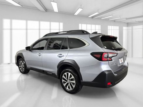Certified 2025 Subaru Outback Premium AWD/4WD image 5