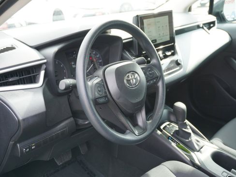 Used 2025 Toyota Corolla LE image 17