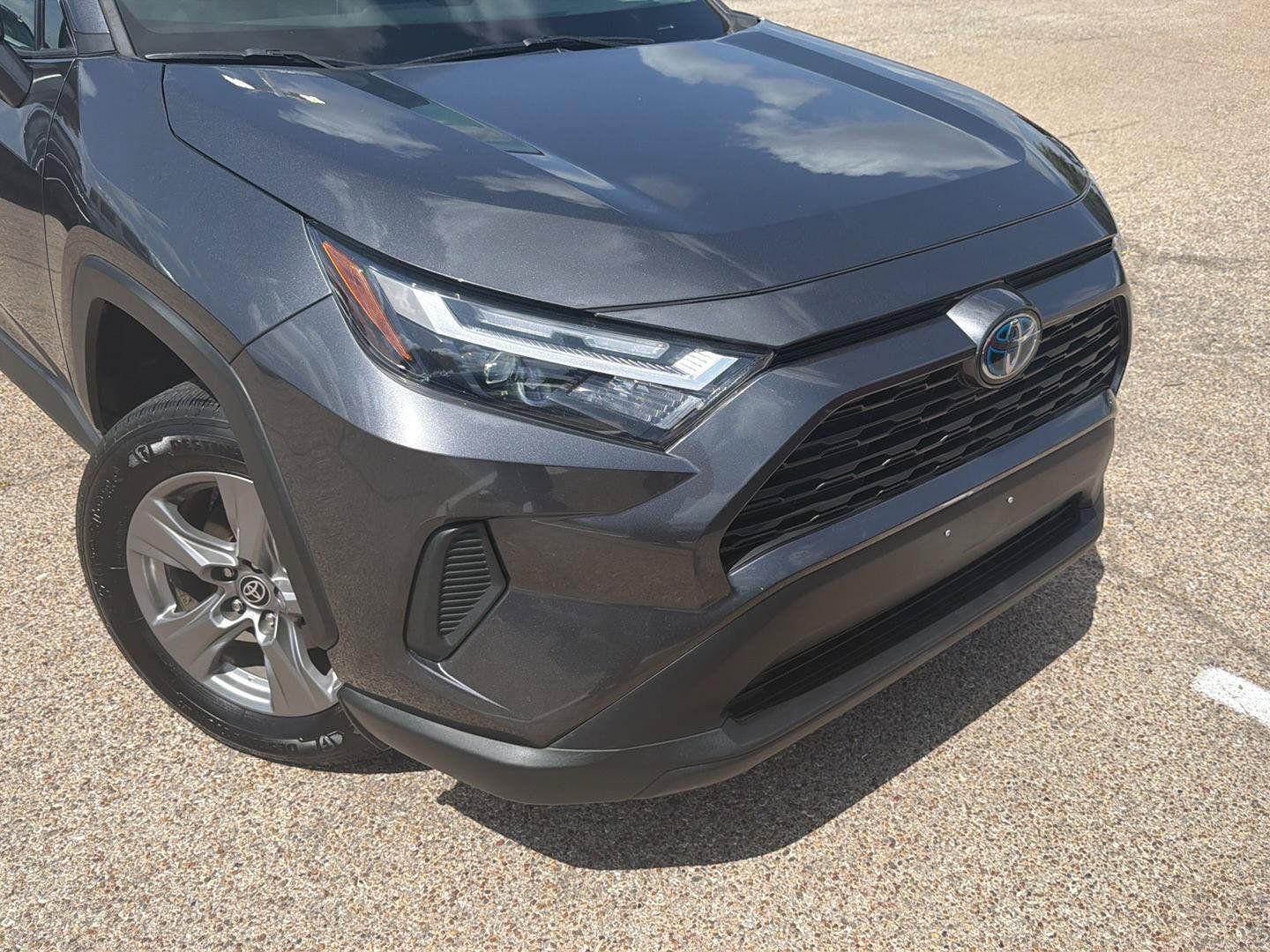 Certified 2023 Toyota RAV4 XLE w/ XLE Grade Weather Package AWD/4WD image 8