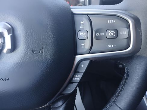 Used 2025 RAM 1500 Big Horn AWD/4WD image 19