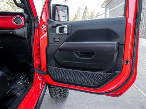 Used 2021 Jeep Wrangler Unlimited Rubicon w/ Uconnect 4C Nav & Sound Group AWD/4WD image 34