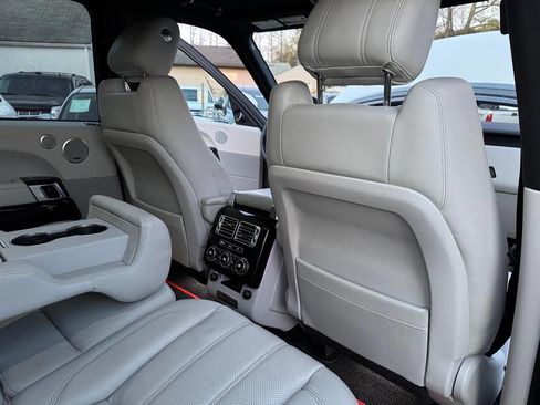 Used 2016 Land Rover Range Rover HSE image 14