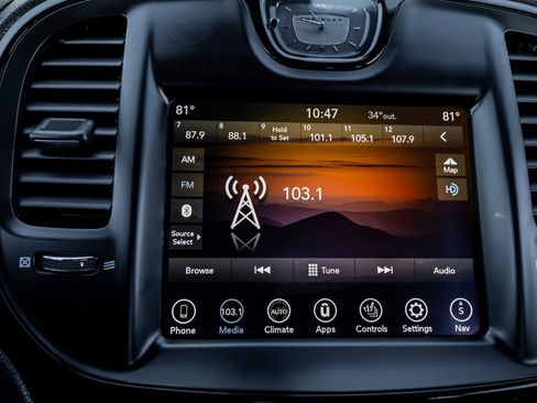 Used 2021 Chrysler 300 S image 24