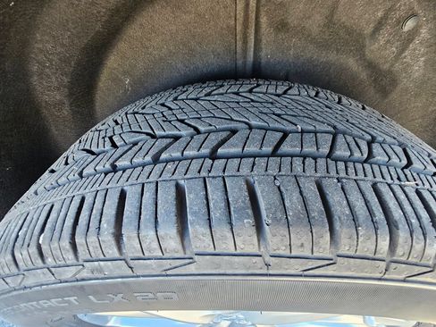Used 2023 Buick Enclave Avenir w/ Avenir Technology Package AWD/4WD image 25