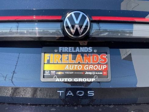 New 2025 Volkswagen Taos SE image 14