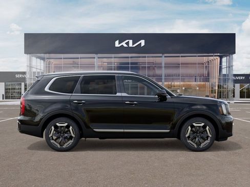 New 2025 Kia Telluride S image 8