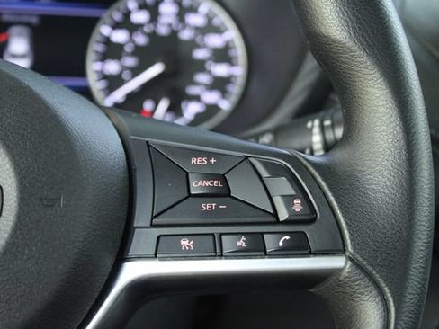Used 2024 Nissan Sentra SV FWD image 17
