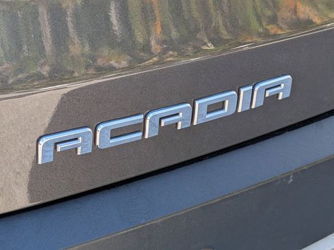 Used 2019 GMC Acadia SLE image 15