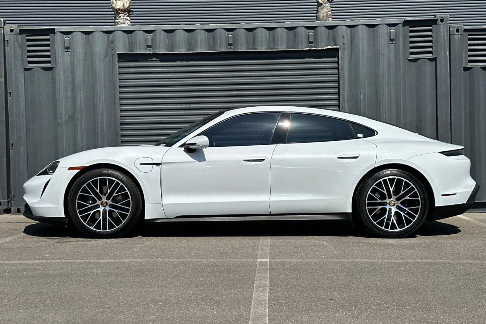 Used 2023 Porsche Taycan RWD image 2
