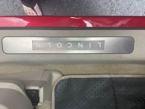 Used 2011 Lincoln MKX AWD w/ 102A Rapid Spec Order Code image 22