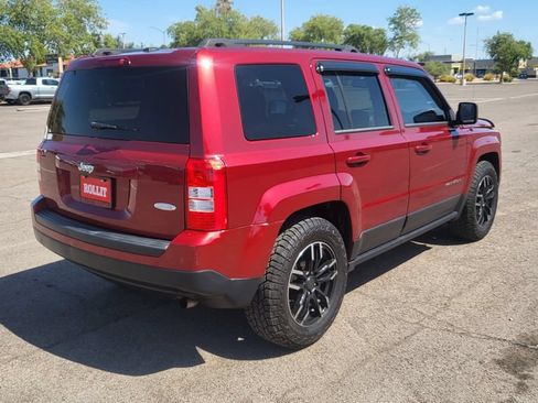 Used 2014 Jeep Patriot Latitude FWD image 11