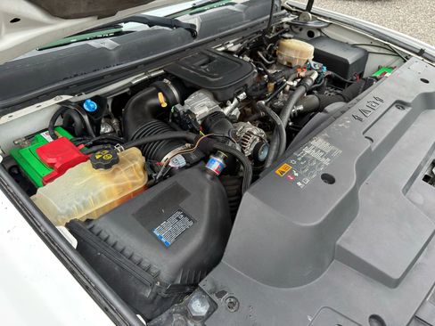 Used 2013 Chevrolet Silverado 3500 W/T image 4
