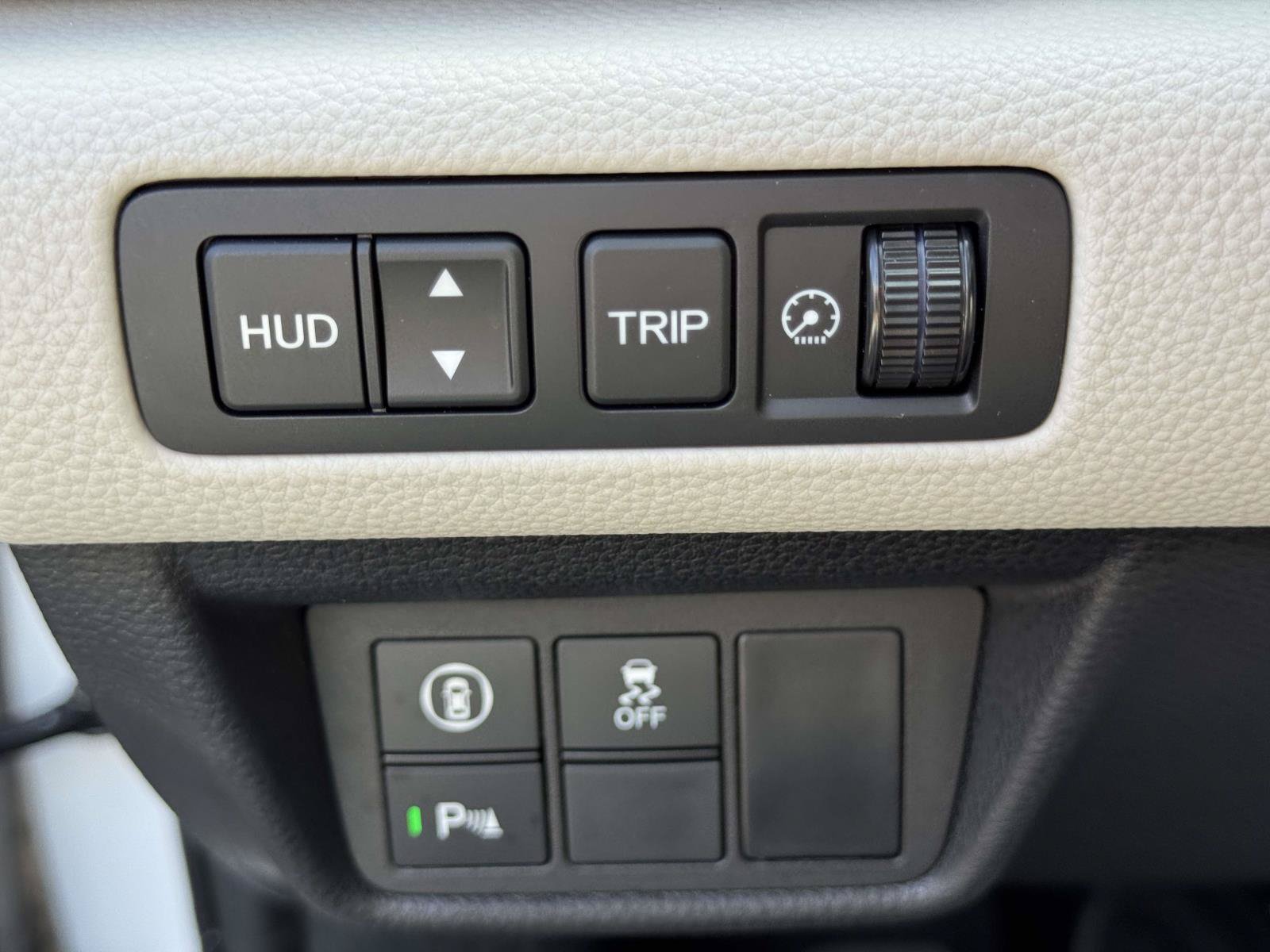 Used 2018 Honda Accord Touring image 17