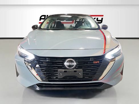 Used 2025 Nissan Sentra SR FWD image 2